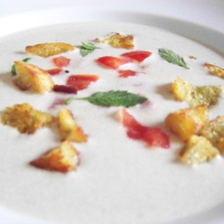 Auberginen-Suppe mit Topping