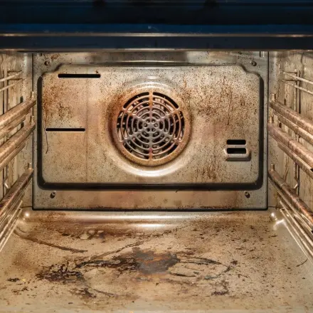 Ultra lang eingebrannte Flecken im Ofen