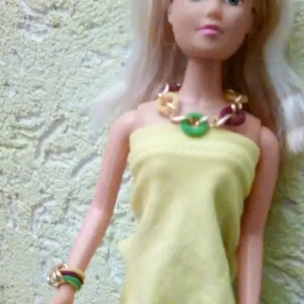 Halskette und Armband für Barbie fix gebastelt