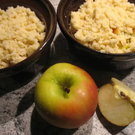 Apfel-Mandel-Nuss-Crumble