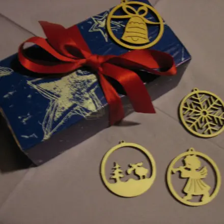 Geschenkverpackungen aus diversen Kartons basteln