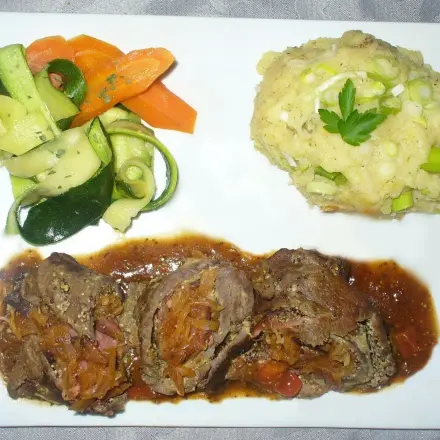 Deftige Sauerkraut-Rinderrouladen aus dem Schnellkochtopf