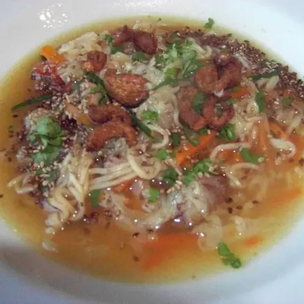 Chinakohlsuppe mit Entenbrust