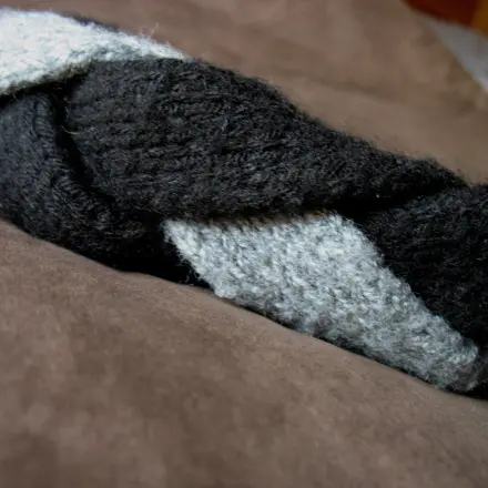 Ein selbst gestricktes Stirnband