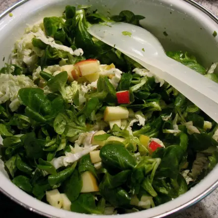 Feldsalat mit Chinakohl