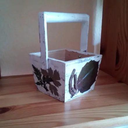 Basteln mit getrockneten Blumen, Blättern und Gräsern