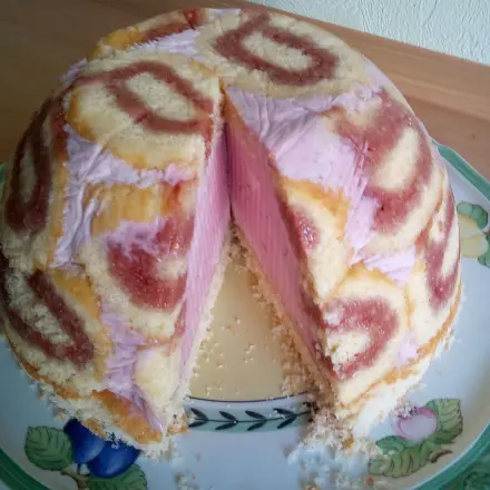 Erdbeer-Buttermilch-Torte
