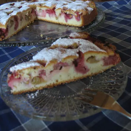 Rhabarber-Erdbeer-Joghurt-Torte