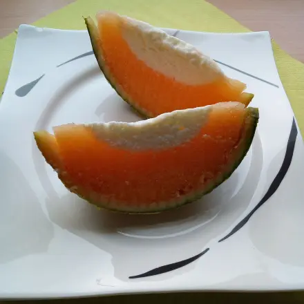 Melonen-Sorbet mit Joghurtkern
