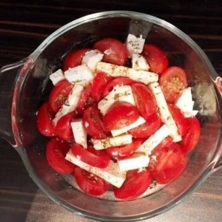 Tomaten-Feta-Gratin