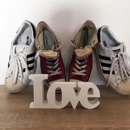 Sneakers mit persönlichem Kleidungsstil kombinieren