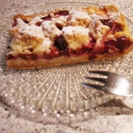 Saftiger Zwetschgenkuchen mit Butterstreuseln