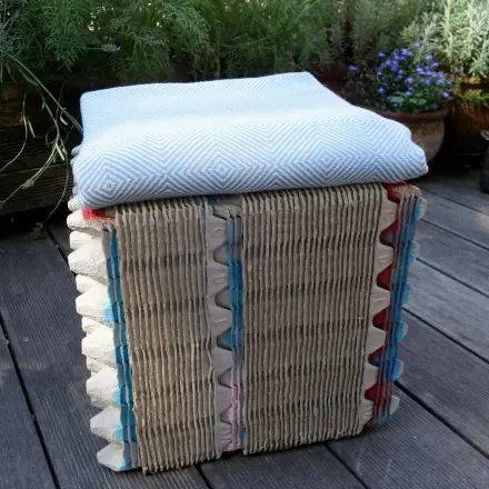 Hocker aus Eierkartons ~ Upcycling