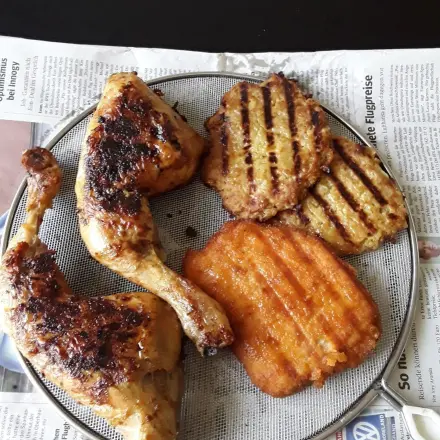 Gebratenes abtropfen lassen und entfetten