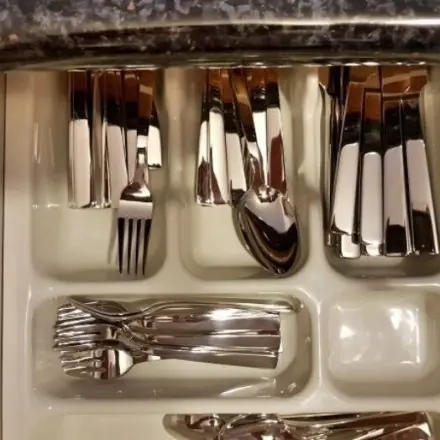 Besteckschublade praktisch einräumen