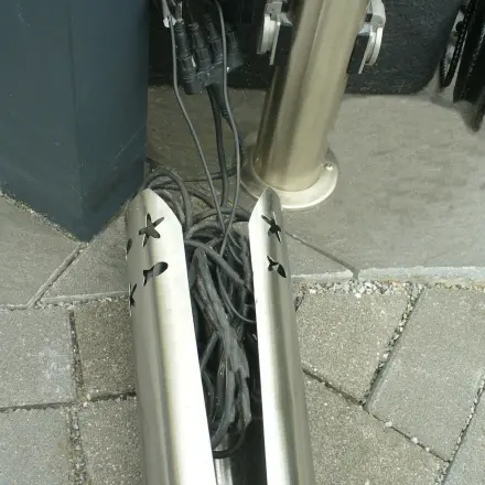 WC-Rollenhalter wird zum Versteck für Kabel