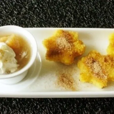 Resteessen: Süße knusprige Kartoffelklöße mit winterlichem Kompott