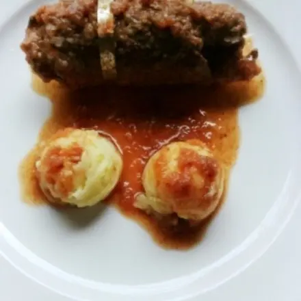 Rinderrouladen gefüllt mit Apfel und Paprika