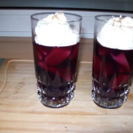 Rotweingelee mit Birnen