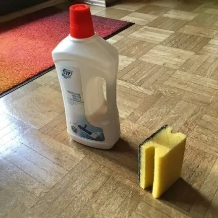 Striemen vom Parkett entfernen leicht gemacht