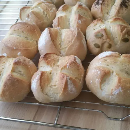 Superleckere Weizenbrötchen mit Übernachtgare