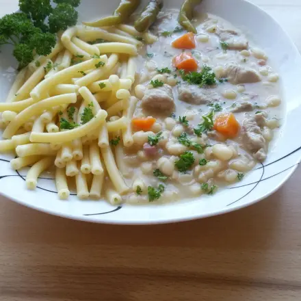 Weiße Bohnen mit Schweinefleisch