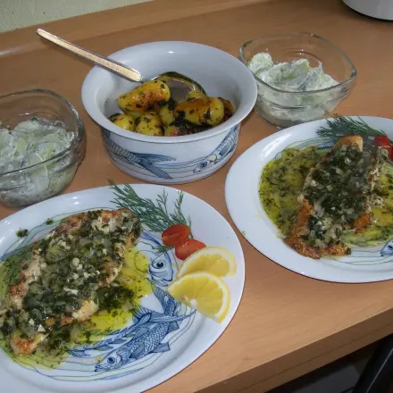 Rotbarschfilet mit Kräutertopping