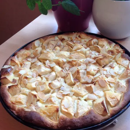 Hefe-Apfelkuchen mit Guss