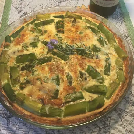 Tarte mit grünem Spargel