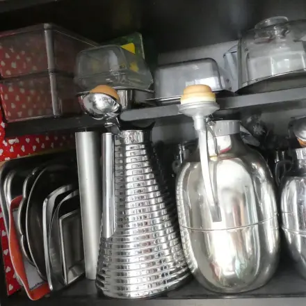 Übersicht in Regalen & Schränken behalten