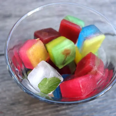 Bunte Eiswürfel selber machen