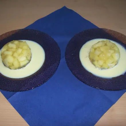 Apfelwürfel in Apfelsaft-Gelee