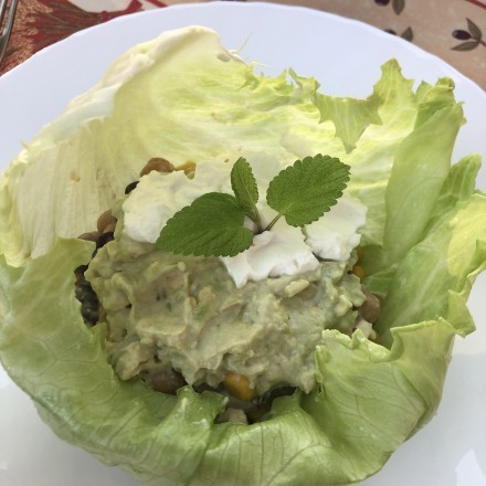 Salat-Wraps mit Kidneybohnen und Kichererbsen