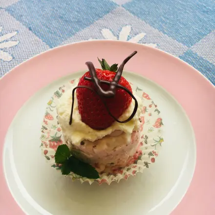 Schwedische Eistörtchen mit Erdbeeren