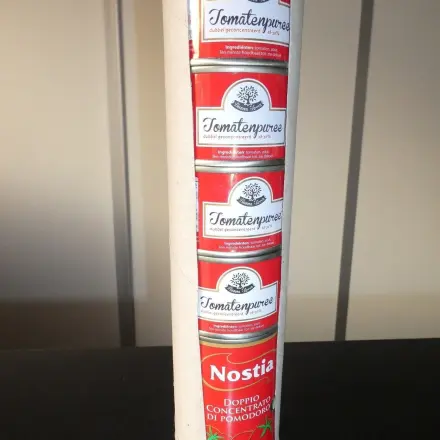 Kleine Dosen kippsicher stapeln