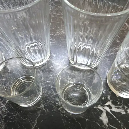 Gläser beim Umzug transportieren