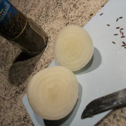 Zwiebel- oder Knoblauchgeruch an Händen leicht entfernen