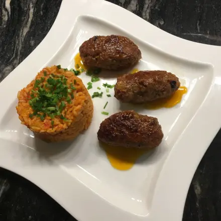 Cevapcici mit Djuvec Reis