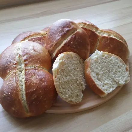 Doppelweck mit zarter Kruste und weicher Krume