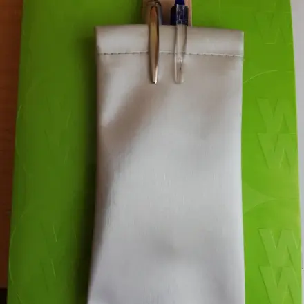 Alles griffbereit für Notizen, Kuli & Co