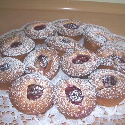 Leckere Pflaumen-Muffins mit Marzipan