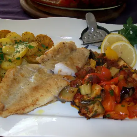 Rotbarschfilet mit Ofen-Ratatouille