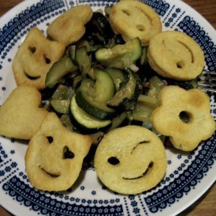 Leichte Gemüsepfanne mit Emoti-Potatoes