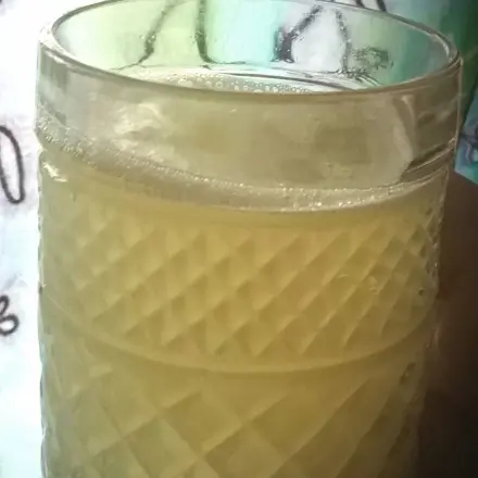 Honig in kalter Flüssigkeit auflösen