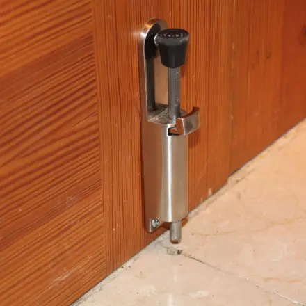 Preisgünstige Einbruchsicherung für die Eingangstüre