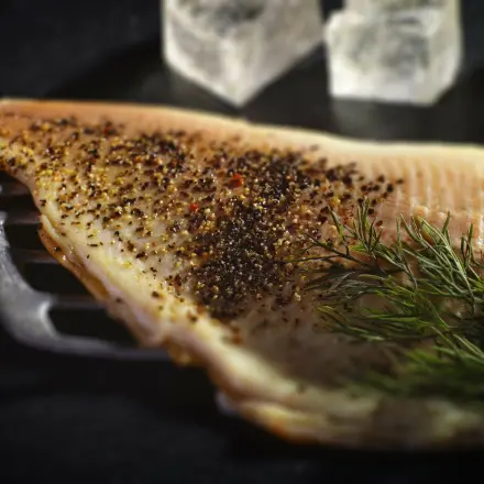 Fischfilets entgräten und glatte Struktur wieder herstellen