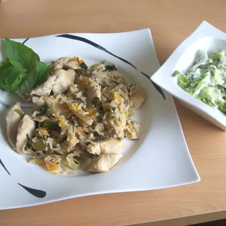 Wildreispfanne mit Hähnchenfiletstreifen