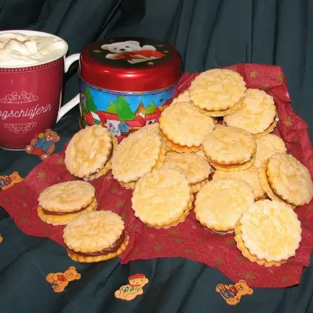 Gefüllte Orangentaler & Amaretto-Kaffee