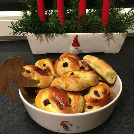 Lussekatter (Luciakatzen)