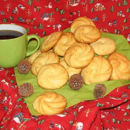 Ingwerringe und Kardamom-Kaffee